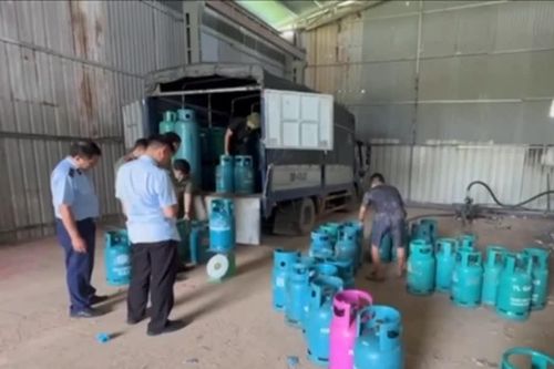 Khởi tố 5 bị can sản xuất, buôn bán gas giả