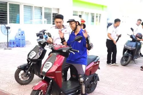 An toàn giao thông học đường: Bắt đầu trước khi cầm lái
