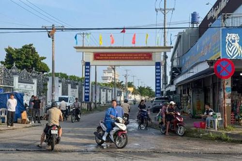 Báo động tình trạng 'quên' mũ bảo hiểm khi tham gia giao thông