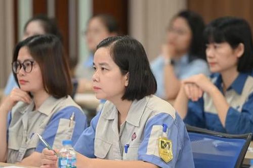 Đồng hành cùng doanh nghiệp tháo gỡ khó khăn về bảo hiểm xã hội và hợp đồng điện tử