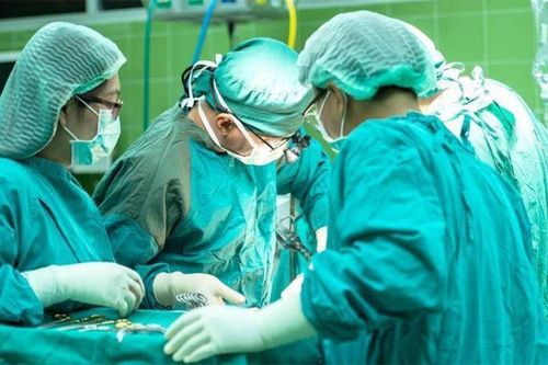 Cắt hết dạ dày trị ung thư, mổ xong mới biết mình không có tế bào ung thư nào