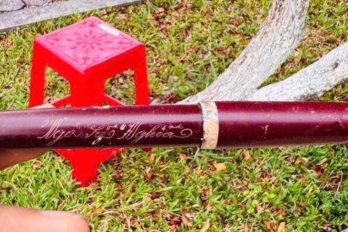 Tìm thấy bút máy khắc tên cùng nhiều di vật trong mộ liệt sĩ ở Quảng Ngãi