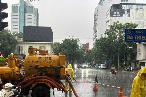 Hà Nội: Chủ động chống ngập, cảnh báo dông trong 3 giờ tới