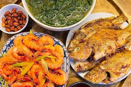 7 mâm cơm gia đình đầu thu truyền cảm hứng của mẹ đảm ở Hà Nội