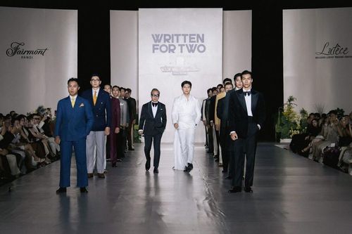 Lâm Bảo Châu làm vedette trong trang phục cưới của NTK Văn Hoàn