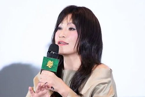 Hồng Đào ở tuổi ngoài 60: 'Không có gì đẹp bằng tình mẹ, tình cha'