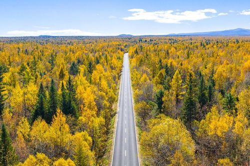 Trung Quốc xây siêu vành đai cao tốc 27.000 km, dài hơn một nửa chu vi trái đất, nối hàng trăm cửa khẩu, cảng, danh lam thắng cảnh