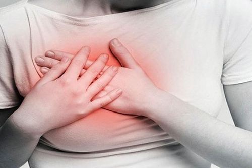 Áp xe tuyến vú ở trẻ vị thành niên, cha mẹ tuyệt đối không làm việc này