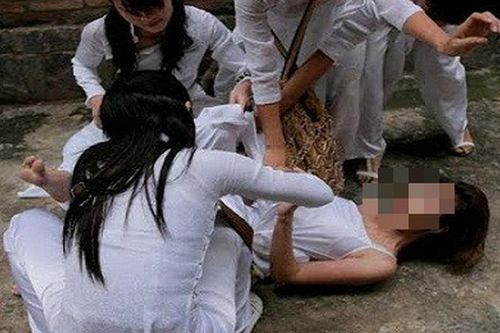 Cảnh báo thông tin sai sự thật vụ nữ sinh đánh nhau