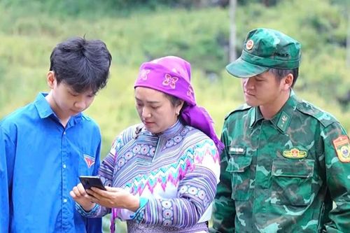 Nữ cán bộ Mặt trận giữ nhịp bản vùng biên