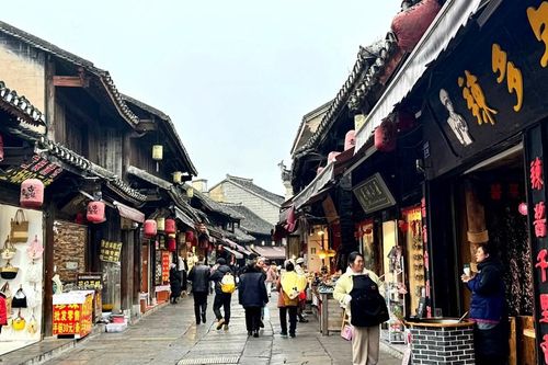 Du khách không còn mặn mà với những điểm đến nổi tiếng