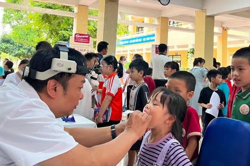 Cảnh giác cơn hen cấp ở trẻ những tuần đầu năm học