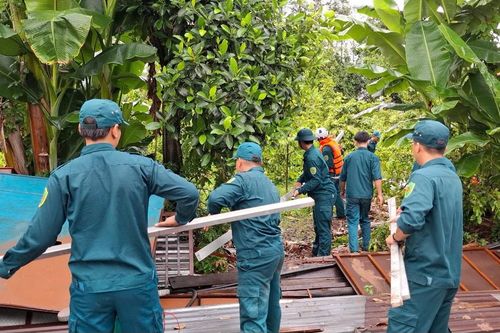 An Giang: Sạt lở khiến 3 căn nhà bị ảnh hưởng