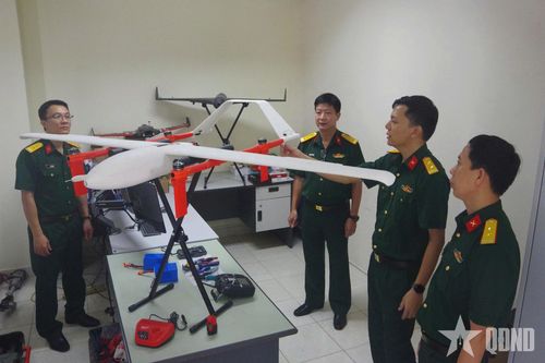 Bồi đắp nhân lực làm chủ công nghệ tên lửa