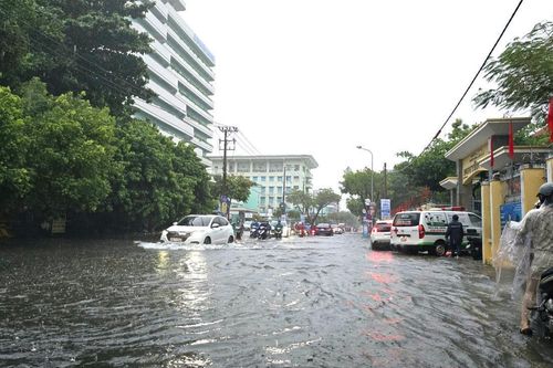 Đà Nẵng khẩn trương ứng phó ngập úng, lũ quét, sạt lở đất trước dự báo có đợt mưa lớn diện rộng