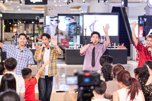 Nhóm nhạc gen Z Duniverse từng chật vật tìm chỗ đứng, bất ngờ có cú lội ngược dòng ngoạn mục