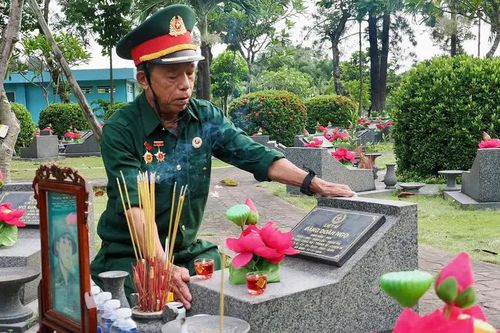 Đưa đồng đội trở về quê mẹ