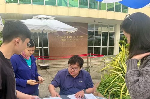 Nhờ tăng nguồn cung, cơn sốt SGK bắt đầu hạ nhiệt