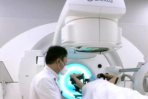 Bệnh viện E xác minh vụ nhân viên y tế nhận tiền tại Khoa Xạ trị
