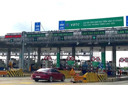 [SPOTLIGHT] Chính phủ tổng kiểm tra thu phí ETC sau phản ứng của người dân