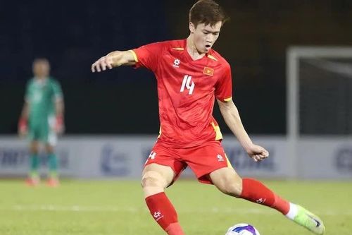 HLV Kim Sang-sik nhận tin vui về Hoàng Đức
