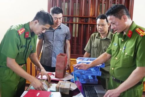 Công an Thanh Hóa khám xét doanh nghiệp xây dựng nghi trốn thuế, mua bán hóa đơn