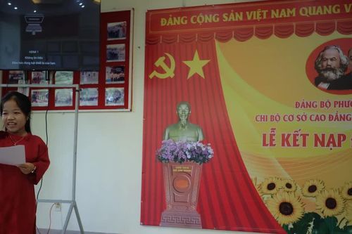 Kết nạp đảng viên trẻ, tạo nguồn từ giảng đường