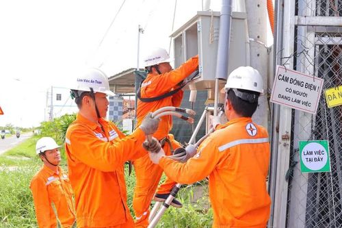 Chủ động giữ dòng điện an toàn trong mùa mưa bão