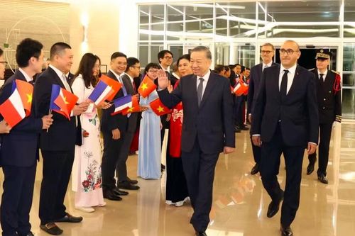 Tổng Bí thư, Chủ tịch nước Tô Lâm và Phu nhân bắt đầu thăm chính thức Pháp