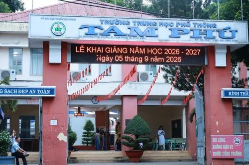 Bị tố vận động tài trợ cả tỷ đồng, lãnh đạo một trường học ở TPHCM nói gì?