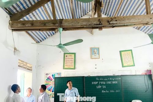 140 học sinh không tới lớp vì phụ huynh phản đối sáp nhập điểm trường
