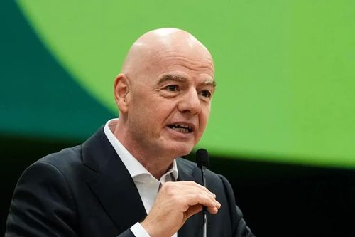 Truyền thông Pháp tiết lộ FFF rút lại sự ủng hộ Chủ tịch FIFA Infantino