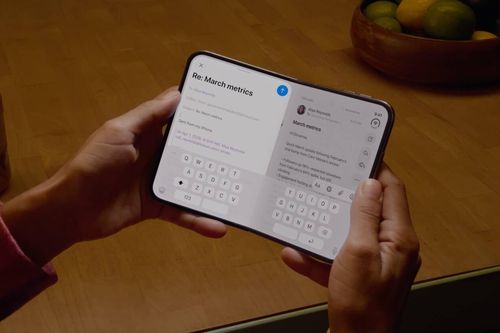 iPhone Duo, mẫu iPhone màn hình gập đầu tiên của Apple giá từ 64,99 triệu đồng
