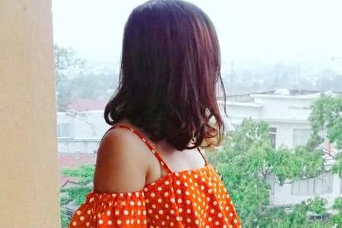 Bạn trai cũ tự rạch tay, đợi trước cửa cả đêm, 3 năm sau cô gái vẫn ám ảnh
