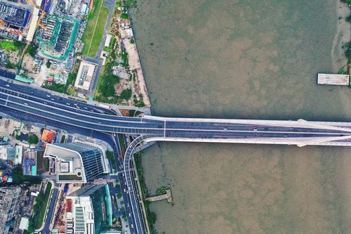 Một lô đất ký hai hợp đồng, người mua trả 370 triệu đồng cho cả anh và em