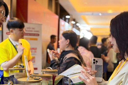 Suất cơm trưa 30.000 đồng ngày càng hiếm