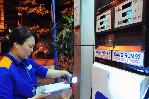 Giá xăng dầu hôm nay 10/9: Vượt 100 USD/thùng, trong nước chiều nay có giá mới