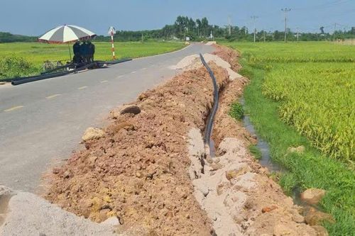 Xã vùng cao Quảng Ninh đưa nước sạch 'vượt núi' về dân
