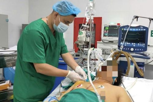 Người đàn ông hôn mê, tê liệt gan sau 1,5 tháng uống thuốc bổ