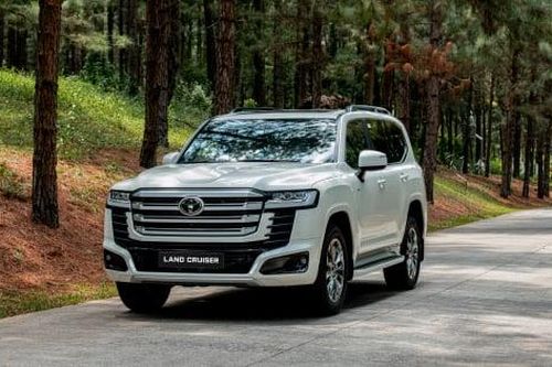 Toyota Việt Nam giới thiệu Land Cruiser 300 HEV, giá từ 4,71 tỷ đồng