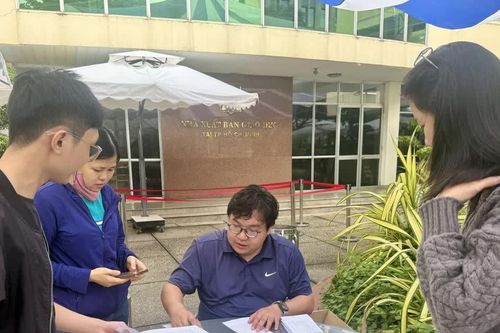 TP Hồ Chí Minh: Không còn cảnh xếp hàng chờ mua sách giáo khoa