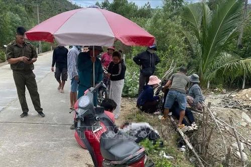 Điều khiển xe mô tô khi chưa đủ tuổi, hai học sinh tự gây tai nạn thương vong