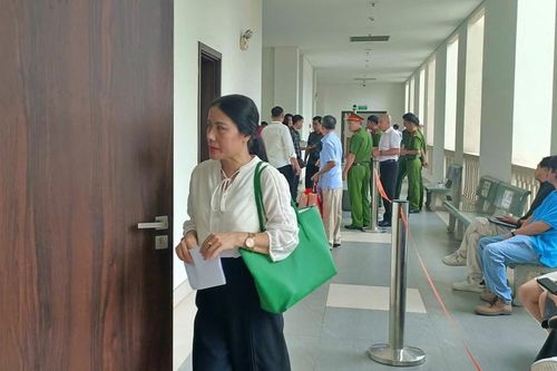 Bất ngờ tại phiên toà nữ Hiệu trưởng THCS Ba Đình 'thu sai' tiền học thêm