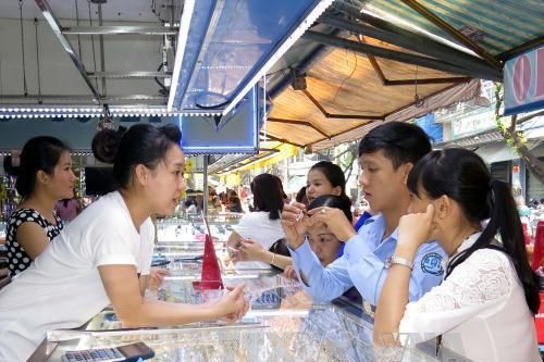 Giá bạc hôm nay 10/9: Bạc Phú Quý, DOJI, Ancarat tăng nhẹ