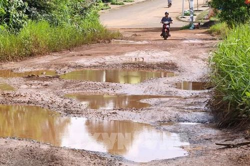 Đường Nam Gia Nghĩa xuống cấp: Mối lo nơm nớp mỗi khi mưa về