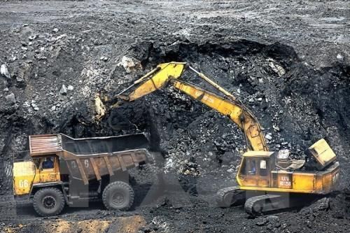 Bộ Công Thương triển khai nghị quyết gỡ vướng quản lý khu công nghiệp, khoáng sản