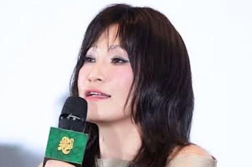 Nghệ sĩ Hồng Đào báo tin không ngờ tới ở tuổi 60