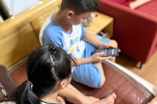 Trẻ em trong vòng xoáy video ngắn - Bài 4: Những gì đi vào đầu trẻ qua video ngắn