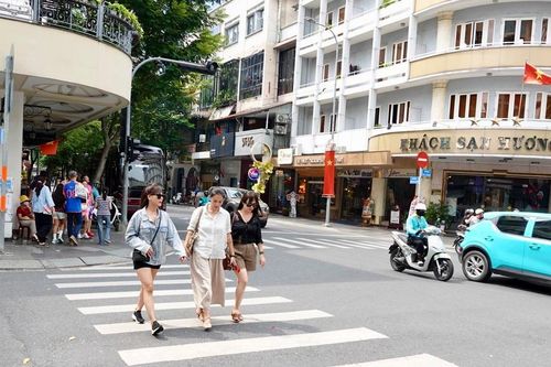 Đô thị hóa và những vấn đề trong bảo vệ phụ nữ, trẻ em