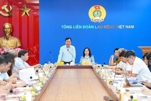 Kỷ niệm 100 năm Công đoàn Việt Nam: Khẳng định vị trí, vai trò của giai cấp công nhân trong thời kỳ mới